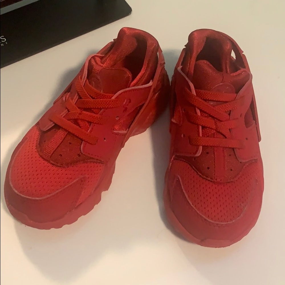 Nike air red huarache